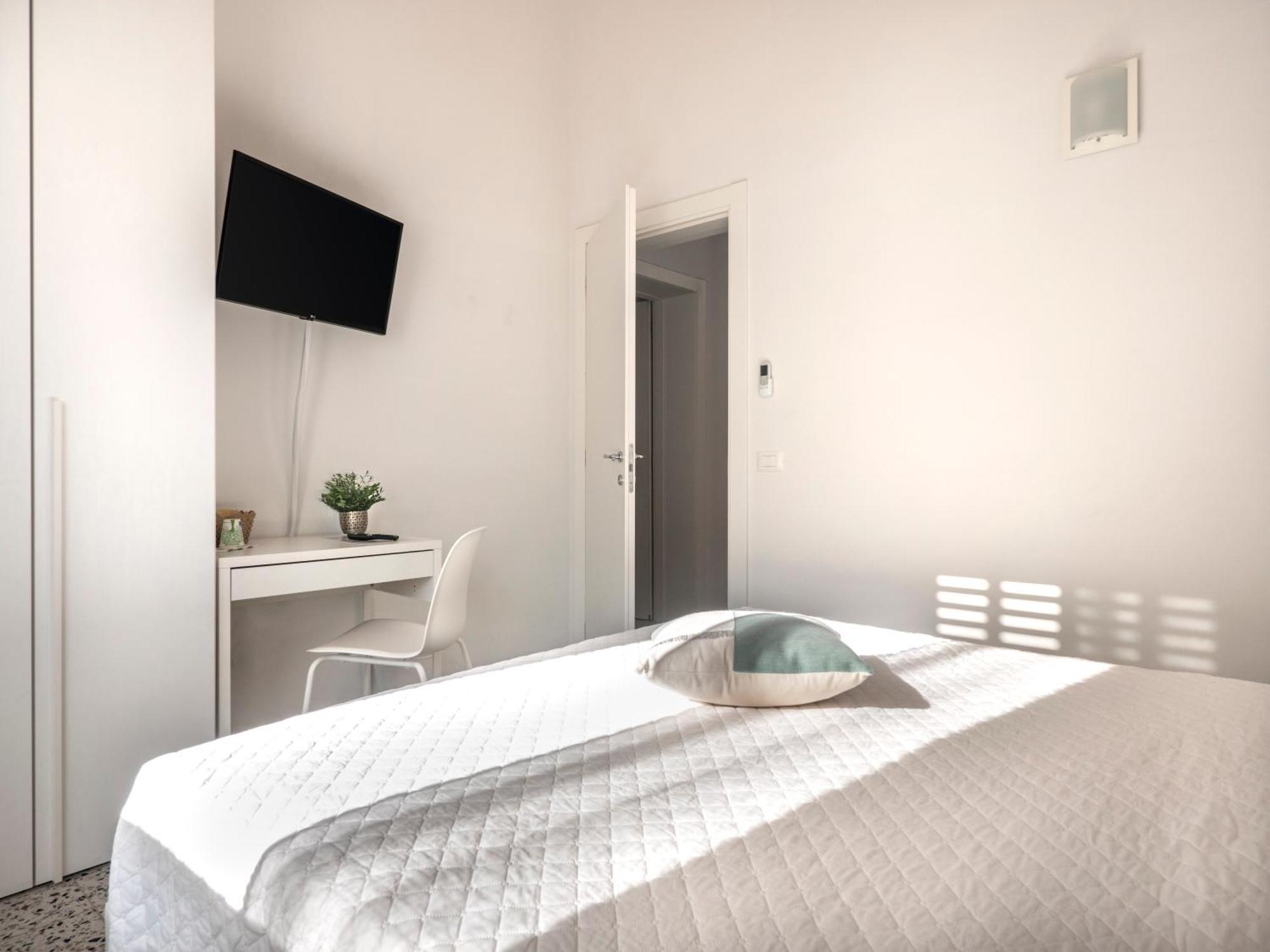 Zuara9Room Rímini Exterior foto